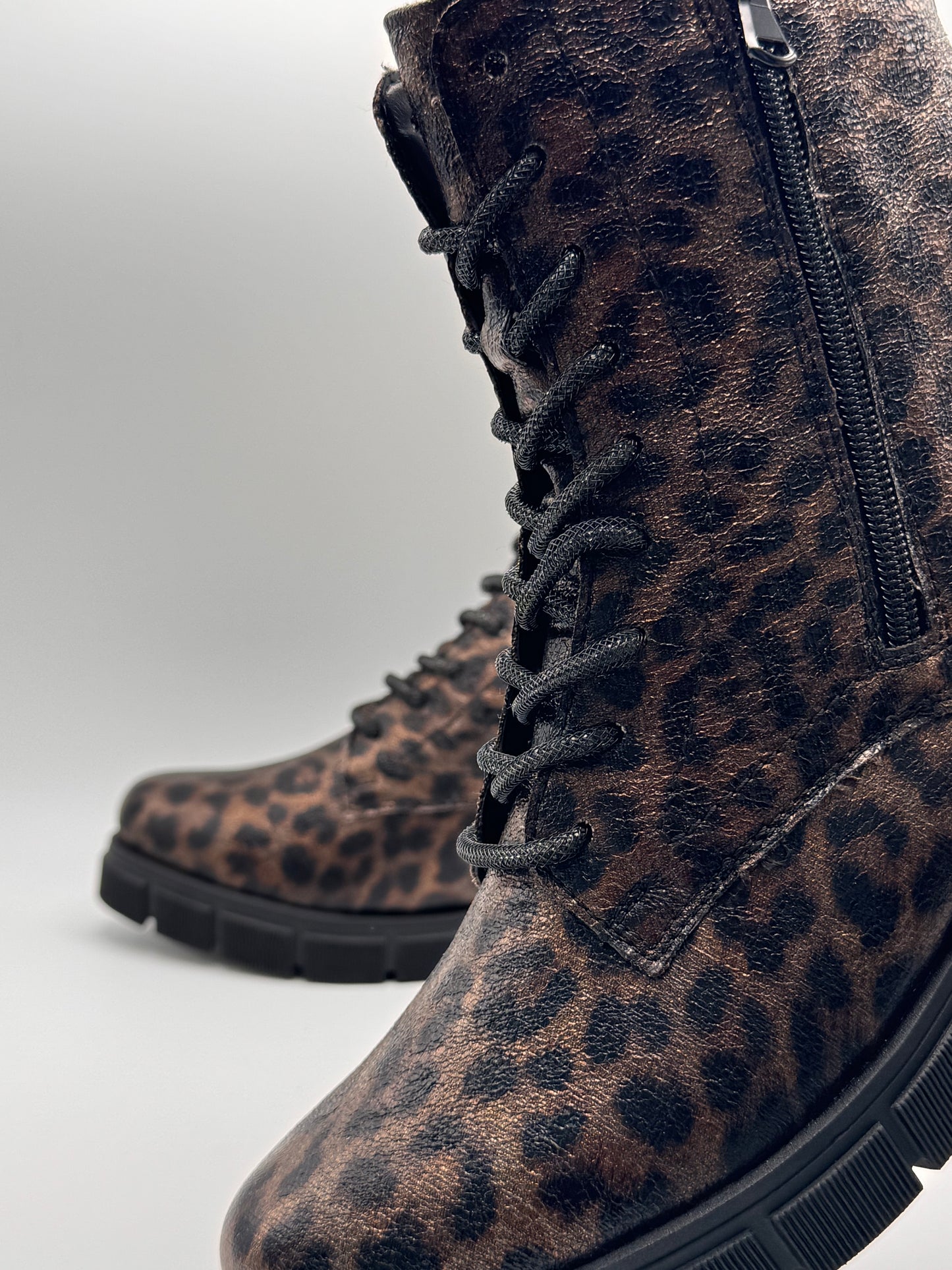 Boots léopard et lacet cristal D2S72-90