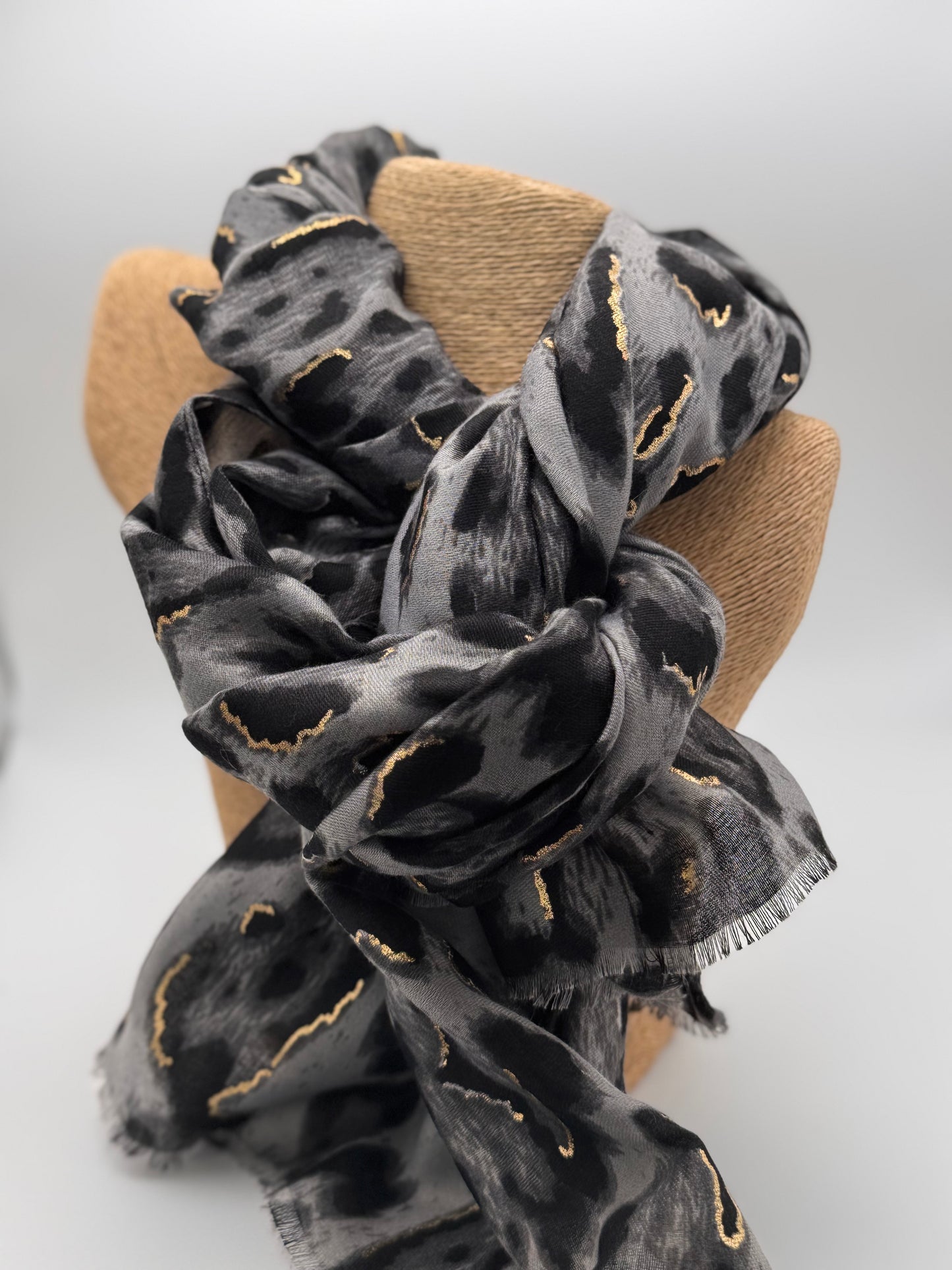 Le foulard Léopard 2