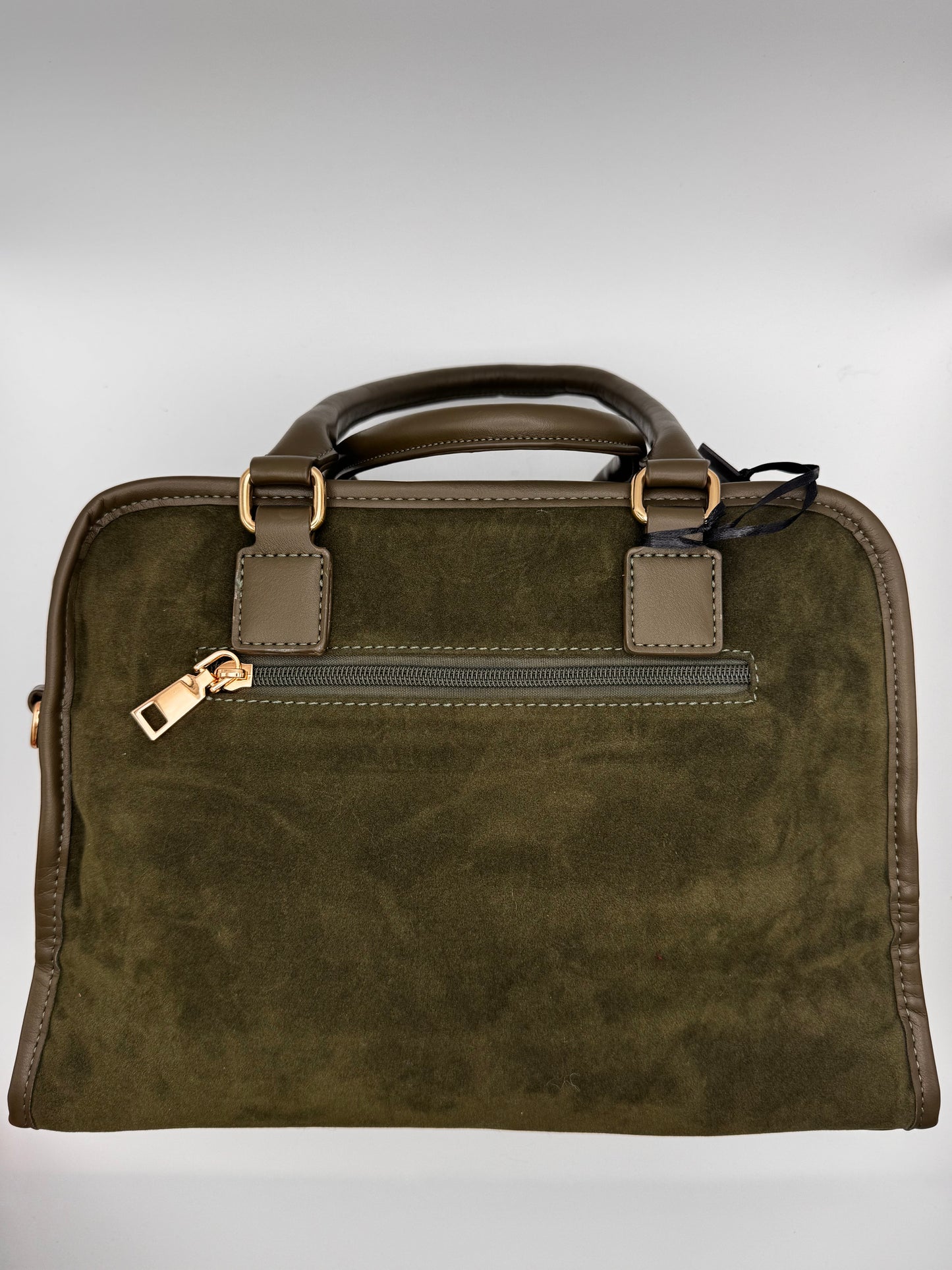 Le sac porté main rétro aspect velours