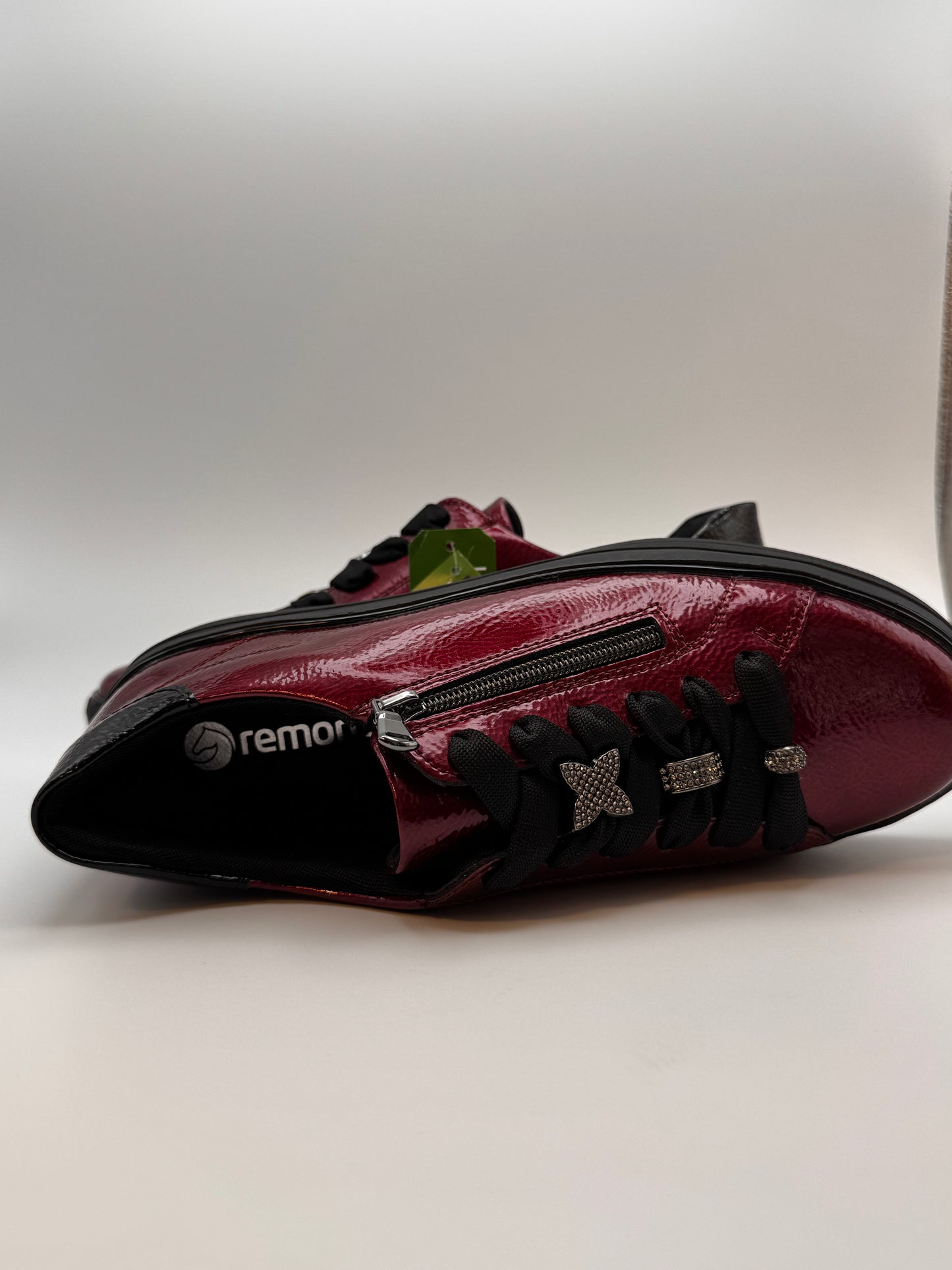 Basket vernis rouge D1C09 Remonte