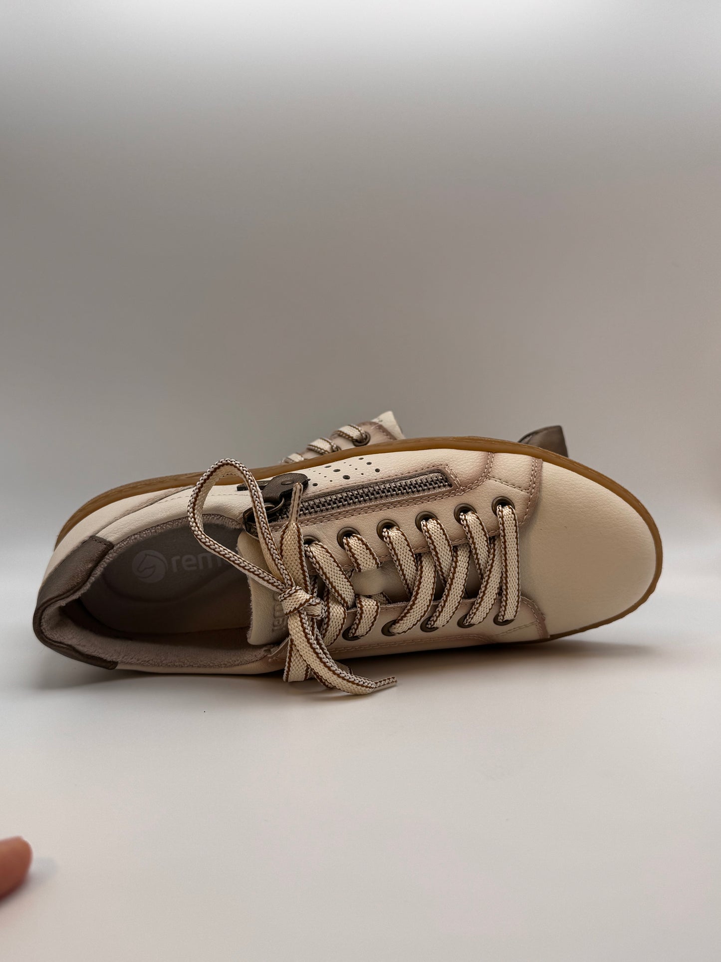 Basket beige vintage D2T00-60 Remonte