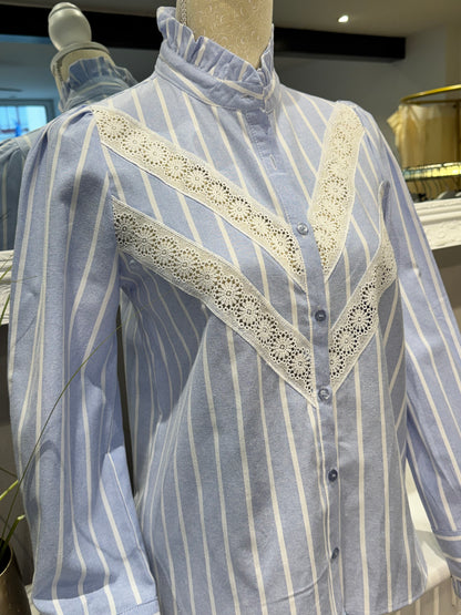 Le chemisier bleu ciel Carla