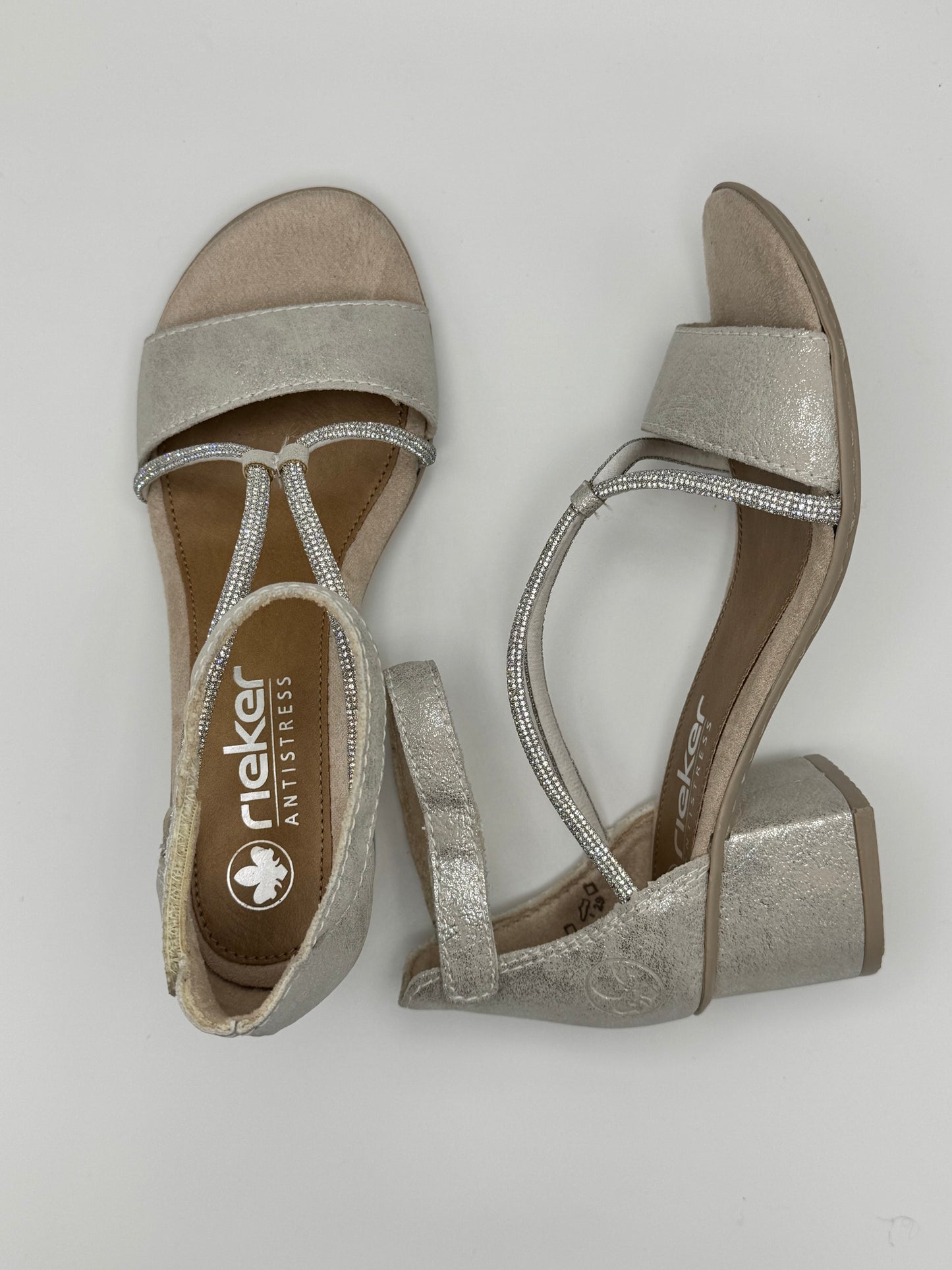Les sandales argentées Rieker 64654-40