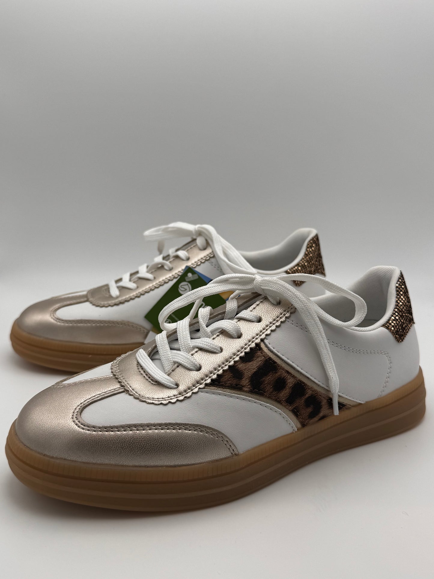 Baskets blanches dorées et léopard Remonte D2C05-80