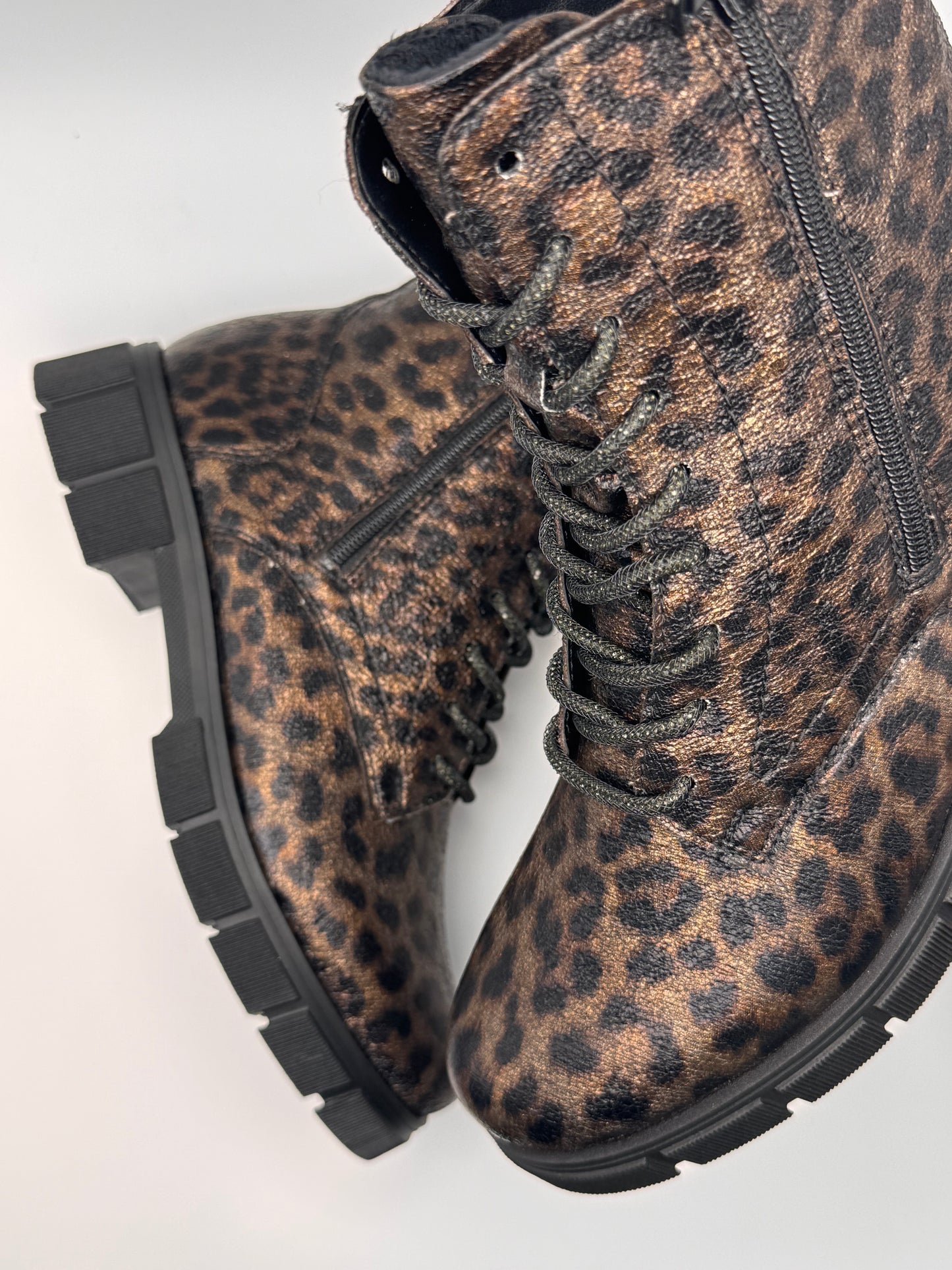 Boots léopard et lacet cristal D2S72-90