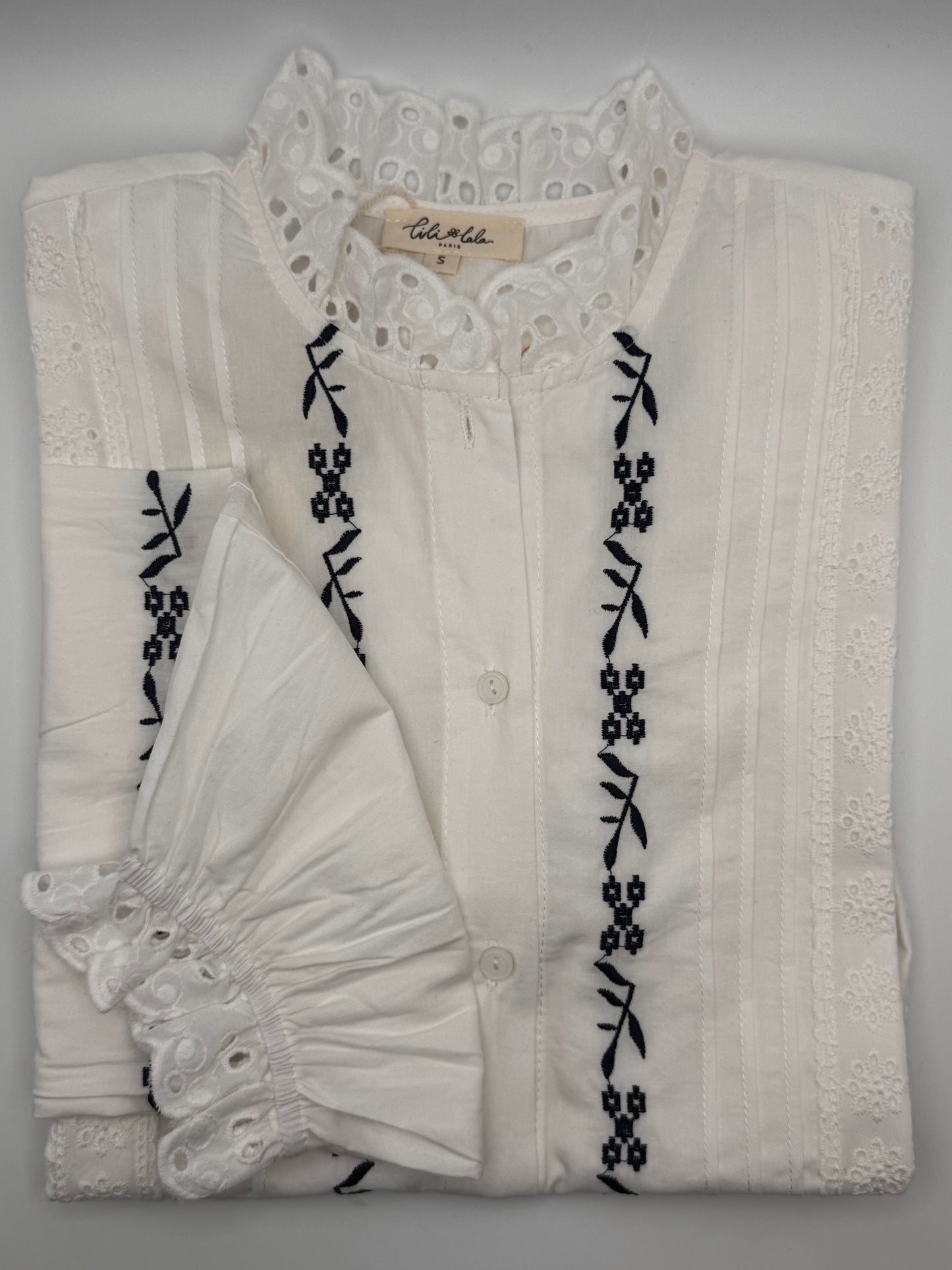 Chemisier blanc à broderies