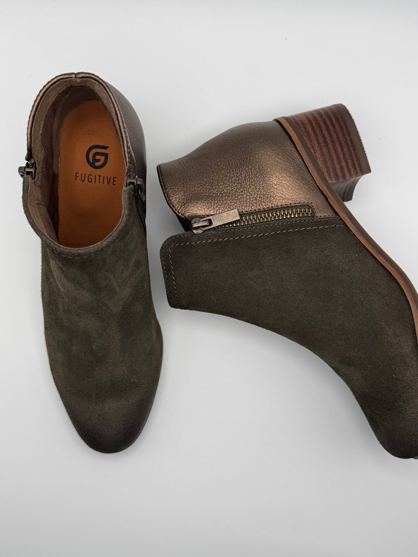 Boots à petit talon kaki Racine de chez Fugitive