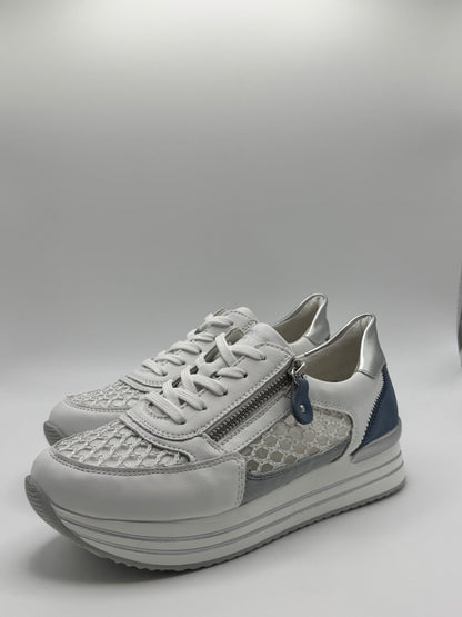 Les baskets bleu et blanche à résille D1329-81 Remonte