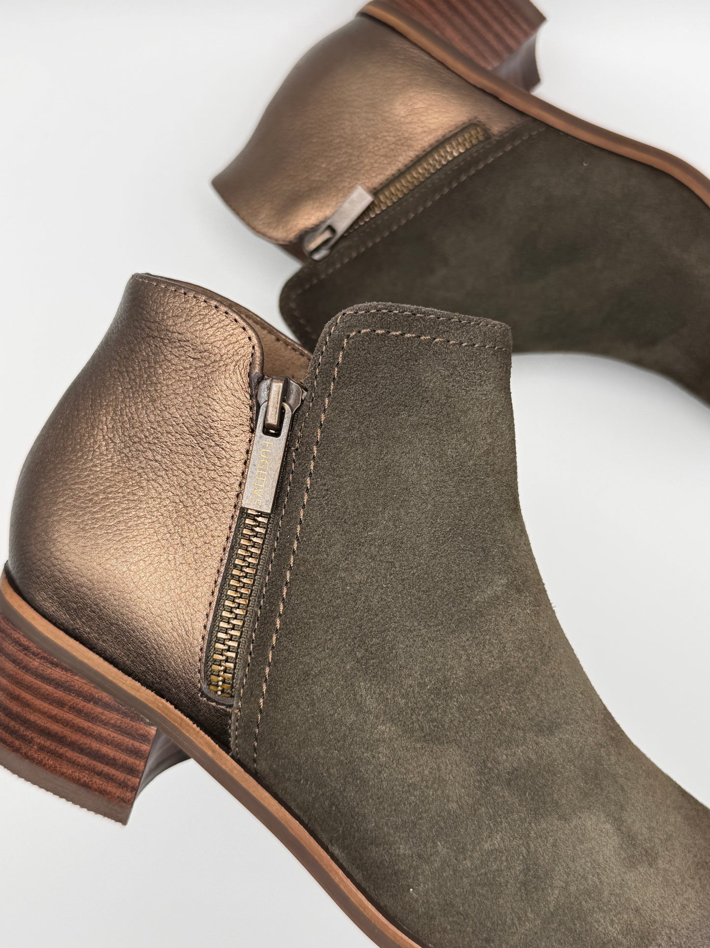 Boots à petit talon kaki Racine de chez Fugitive