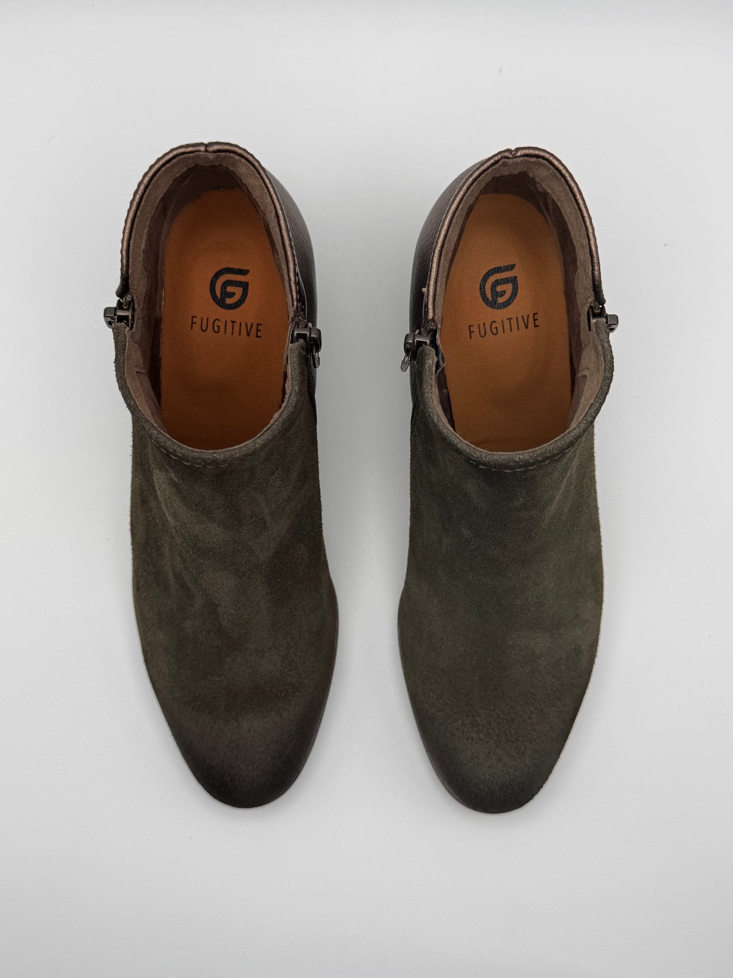 Boots à petit talon kaki Racine de chez Fugitive