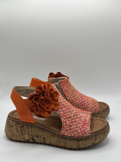 Les sandales oranges avec la grosse fleur V1783-90 Rieker