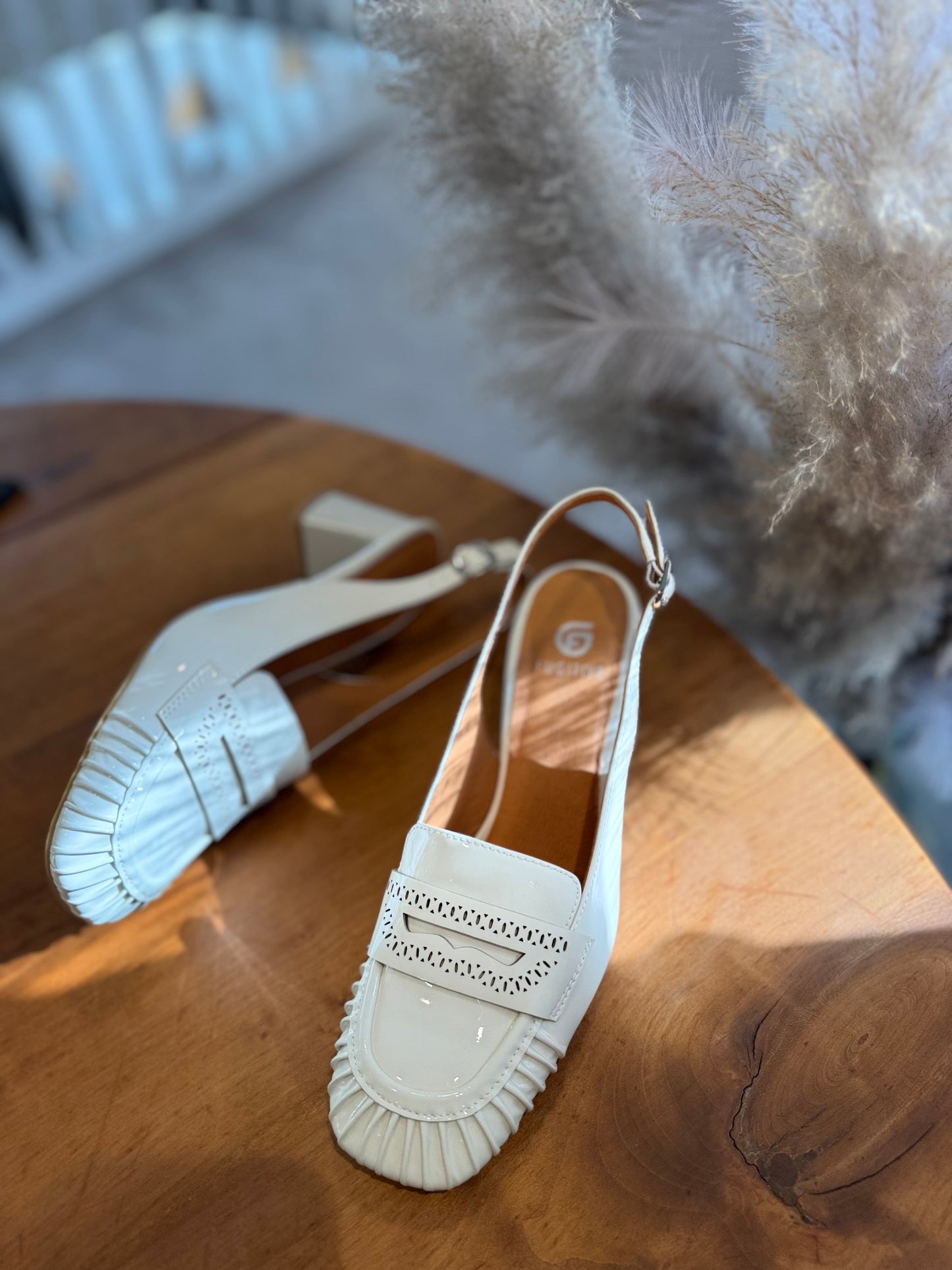 Chaussures à talon vernis blanc Naody Fugitive