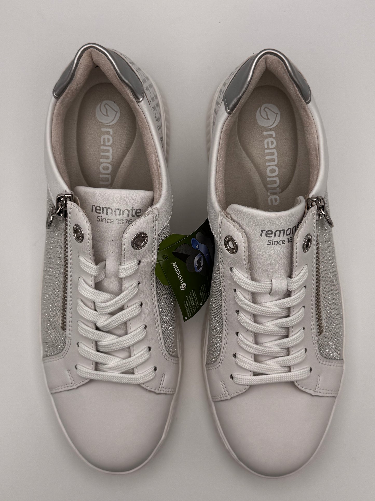 Basket blanches et argentées Remonte D2E00-84