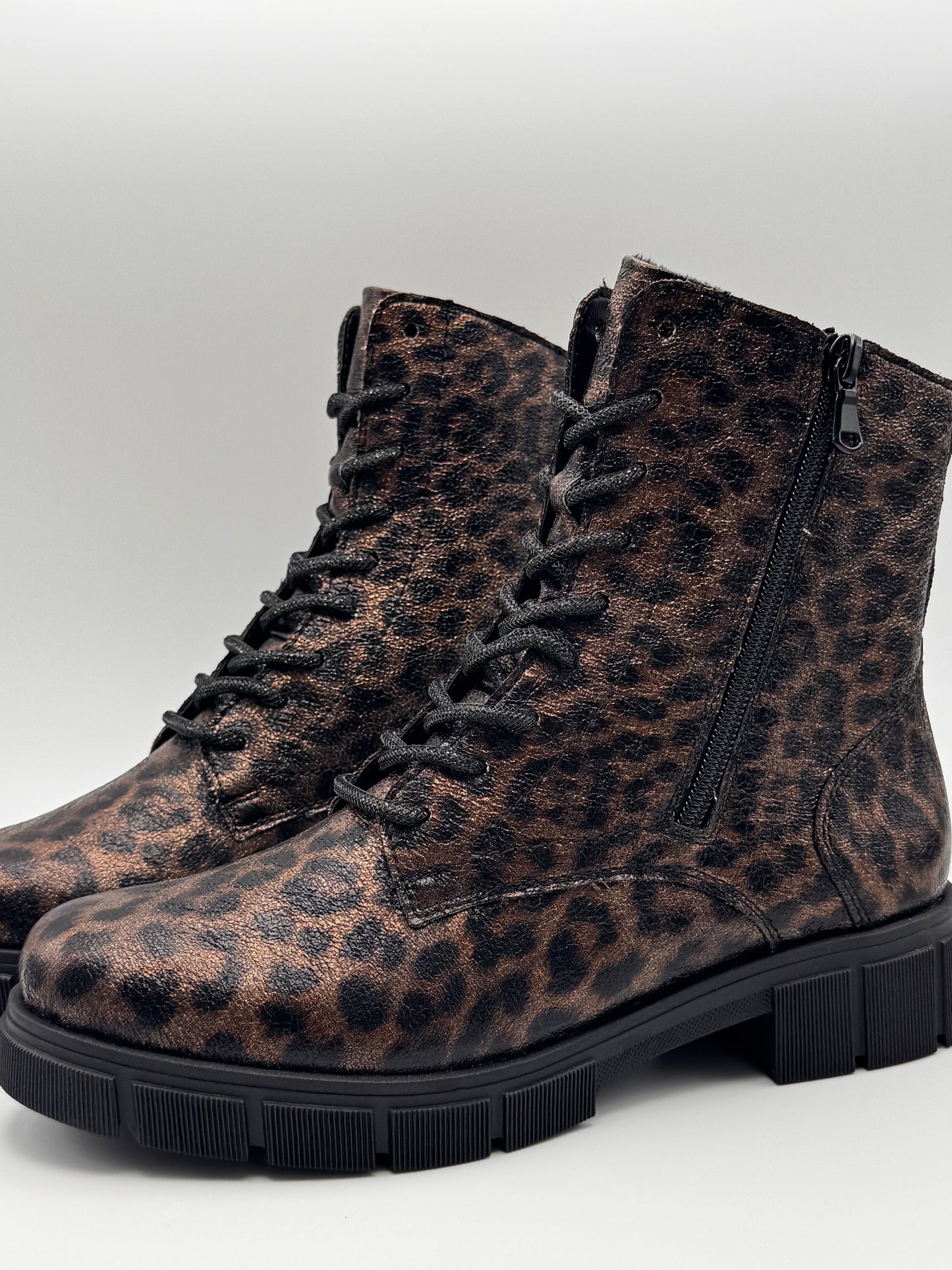 Boots léopard et lacet cristal D2S72-90