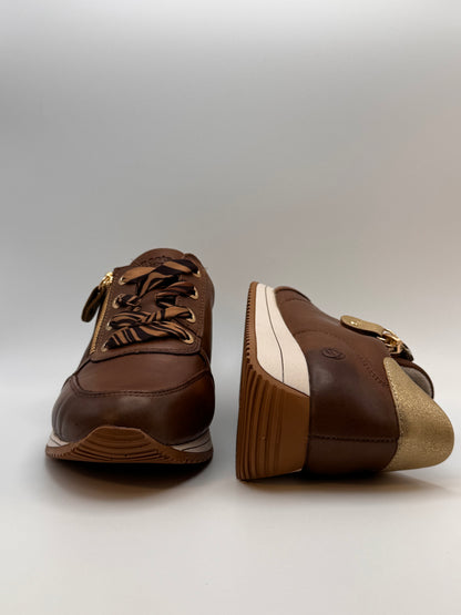 Le sneaker camel D0H11-25 Remonte