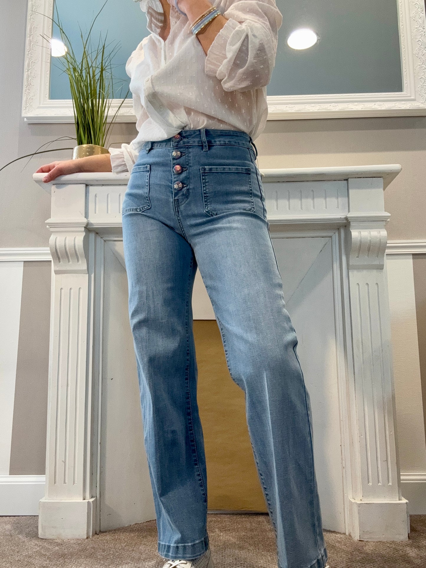 Jean’s à boutons brodés