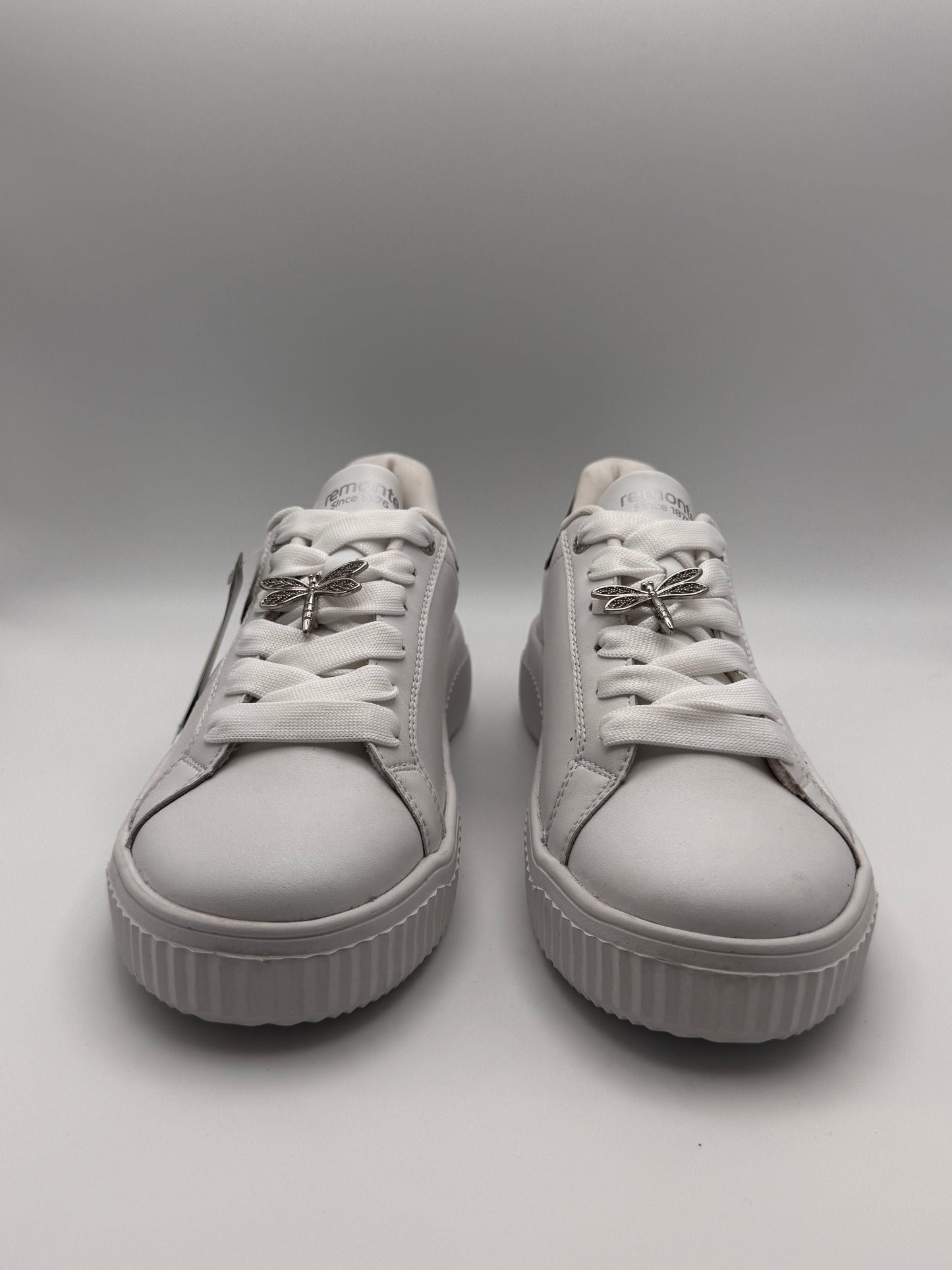 Baskets blanches, argentées et noires Remonte D3E02-80