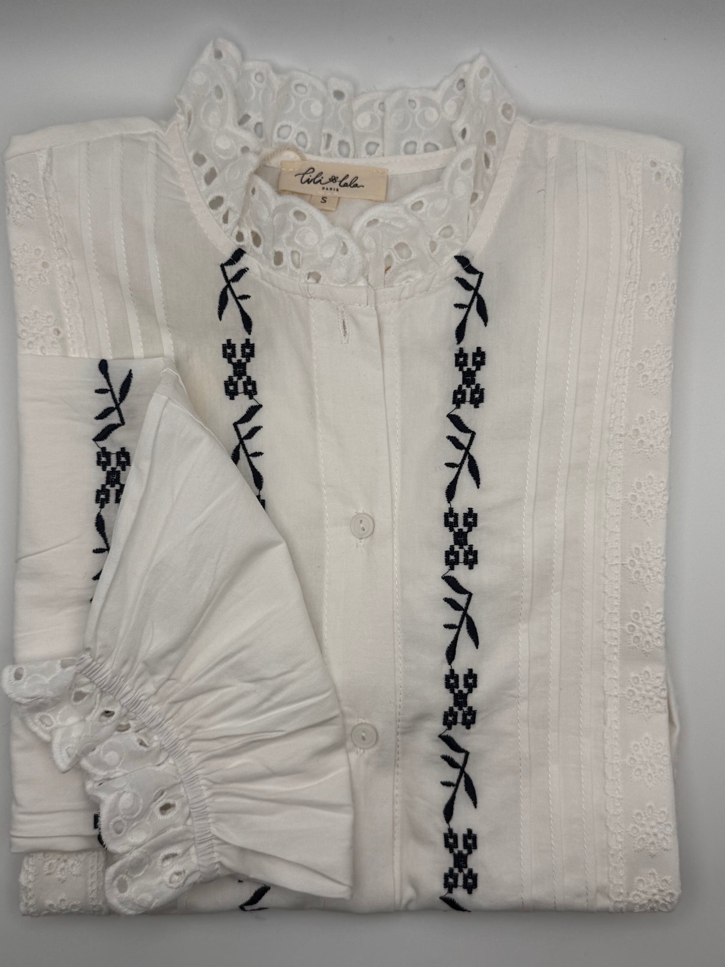 Chemisier blanc à broderies