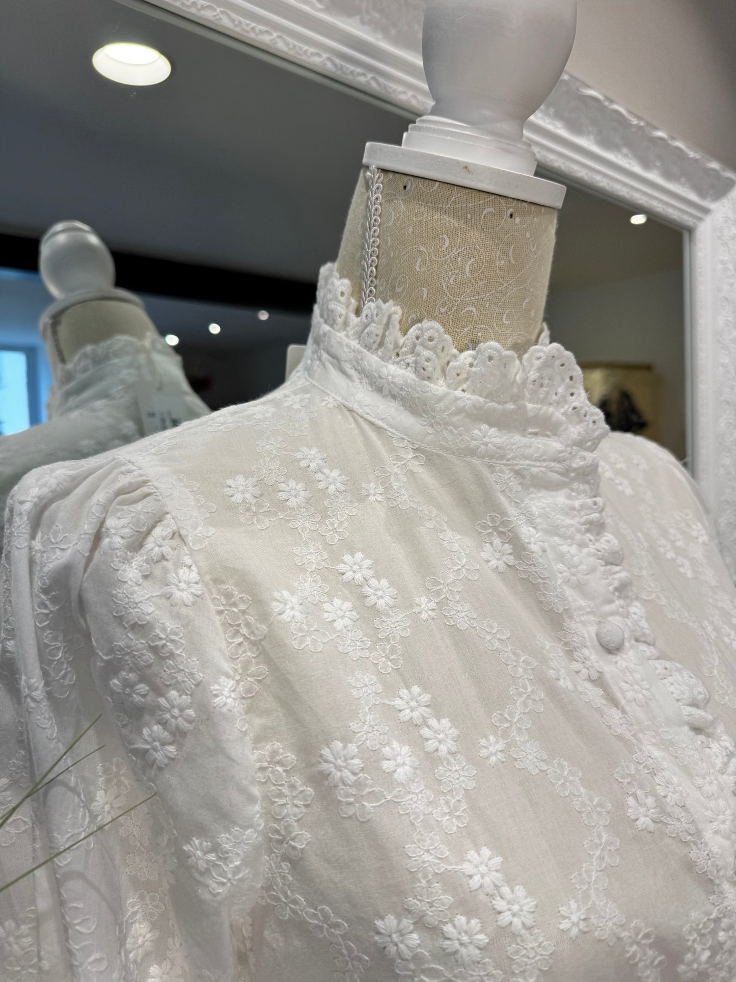 Le chemisier blanc Angelique