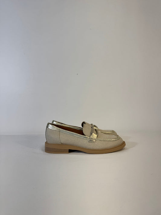 Mocassin Femina, Fugitive